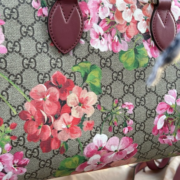 100% Authentic Gucci Supreme Large Bloom Boston Shoulder Bag CARRIED ONCE. - Picture 6 of 10